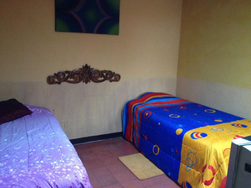 Hostel La Quinta Antigua Camera foto